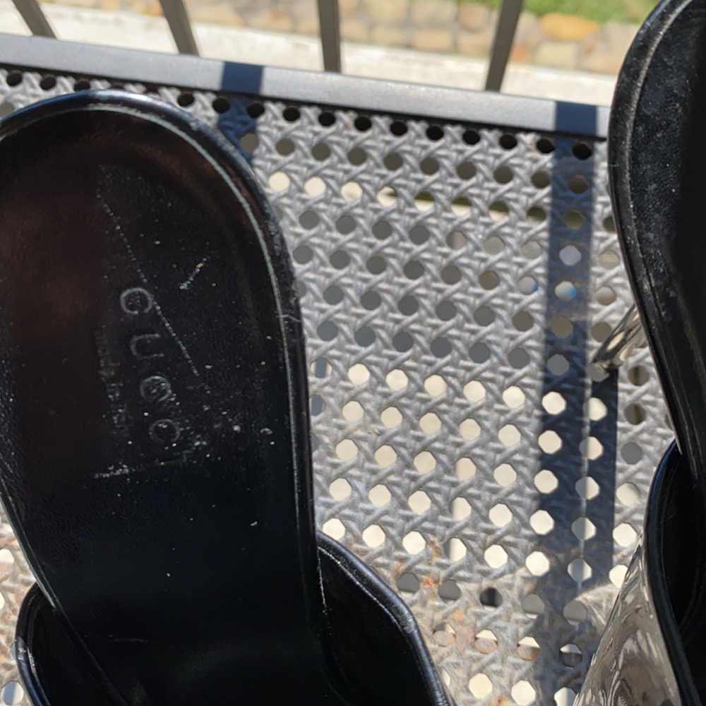 Gucci Heels with black pattern, leather and chrome heel. - Picture 4 of 11